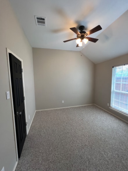 Building Photo - 6104 Sumter Ct