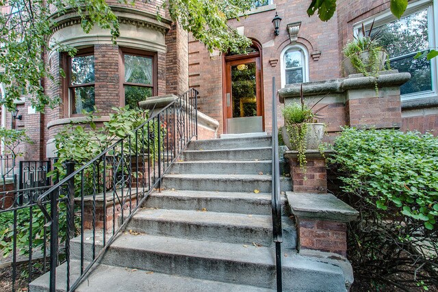 Primary Photo - 4055 N Sheridan Rd
