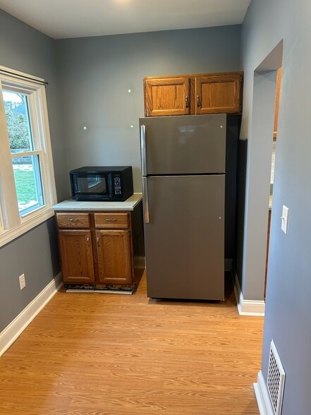 Building Photo - 415 Whittier Ave