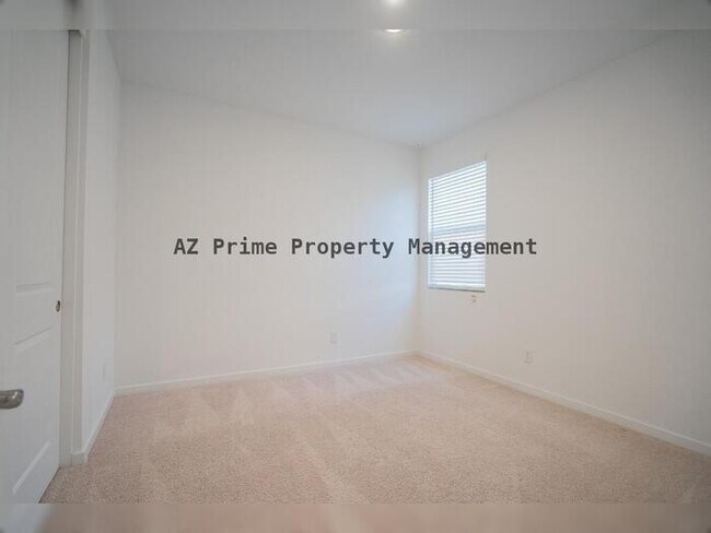 Building Photo - 17317 W Running Deer Trl
