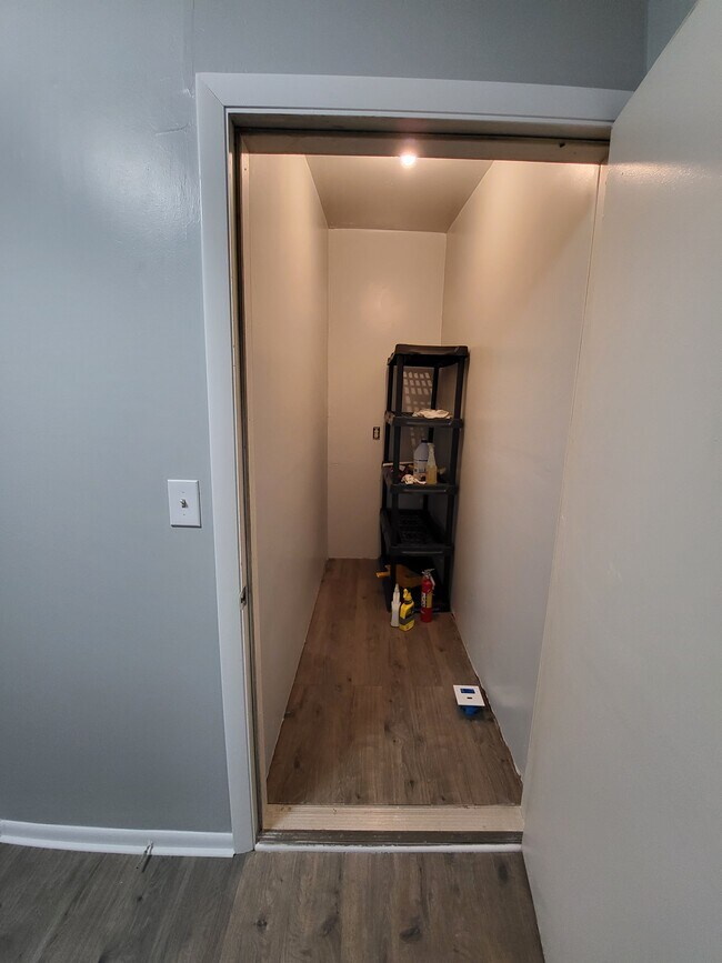 Storage/Pantry/Closet - 1041 W 10th St