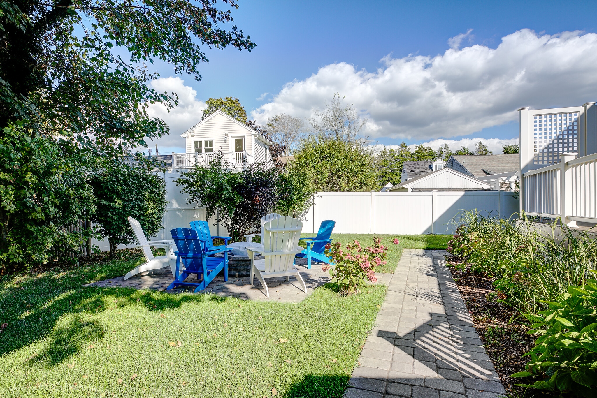 Building Photo - 18 Sylvan Ter