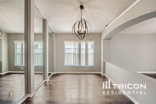 Building Photo - 7025 Colony Pointe Dr