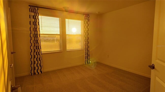 Building Photo - 2004 Viewfinder St