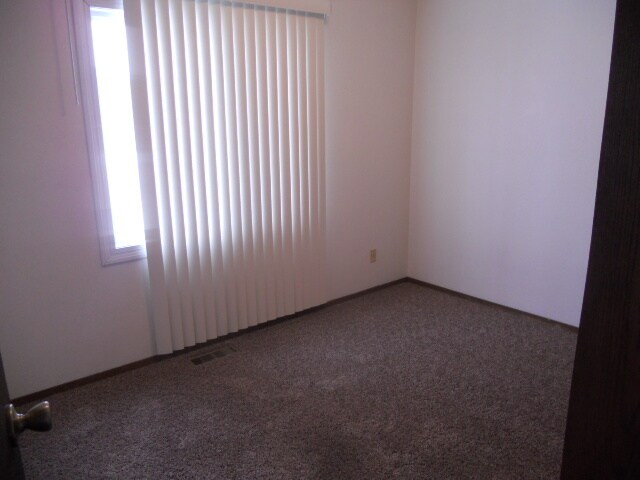 Building Photo - 1718 14th Ave W