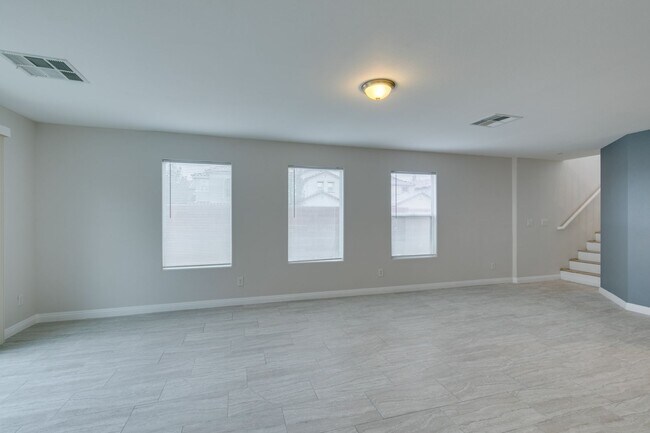 Building Photo - Beautiful Split-Level Home on Corner Lot with Pool and Spa!