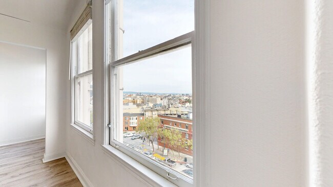 Building Photo - 13 Hermann St