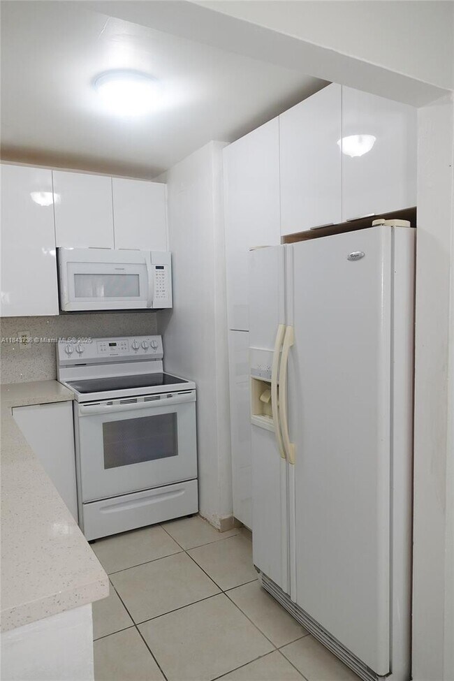 Building Photo - 495 NW 72nd Ave