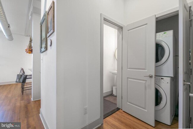 Building Photo - 1618 Mifflin St