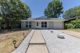 Building Photo - 501 Arbor Ln