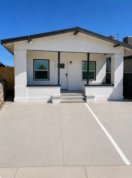 Building Photo - 3825 Fort Blvd