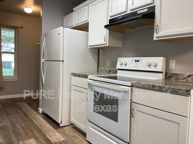 Building Photo - 246 Marvin Cove