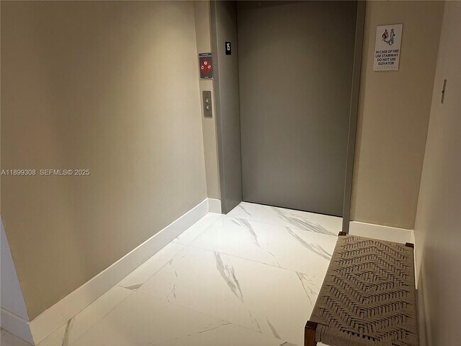 Building Photo - 16385 Biscayne Blvd