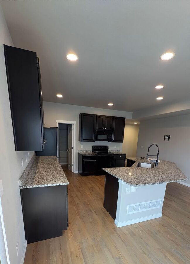 Building Photo - 10092 Moorcroft Dr