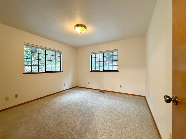 Building Photo - 4036 Campton Rd