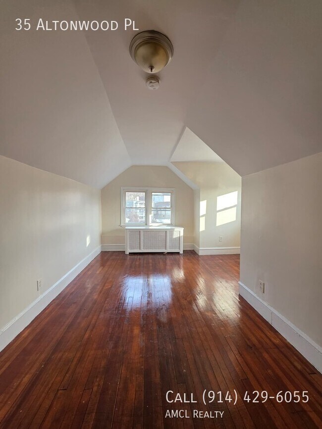 Building Photo - 35 Altonwood Pl