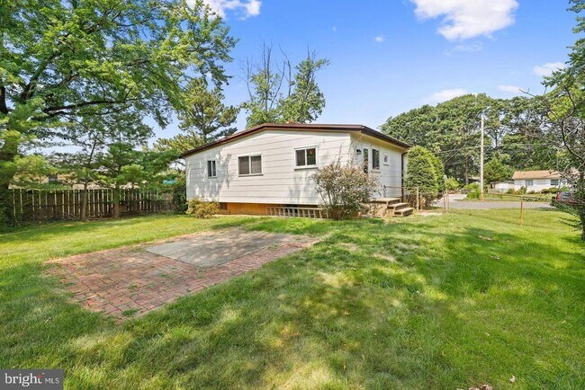 Building Photo - 6609 Bowie Dr