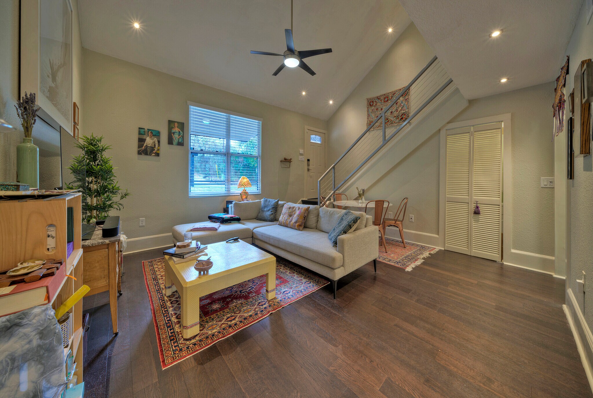 LIVING ROOM - 3805 southridge dr