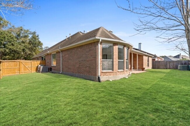Building Photo - 7103 Hot Creek Trc