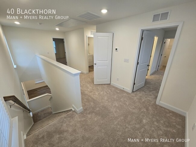 Building Photo - 40 Blackthorn-