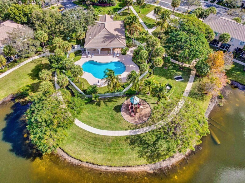 Building Photo - 5015 Palmbrooke Cir