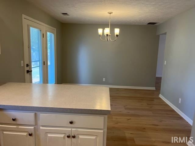 Building Photo - 3755 Carmona Dr