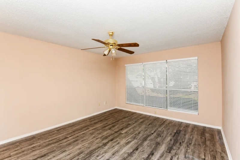 Building Photo - 3801 Waxwing Cir S