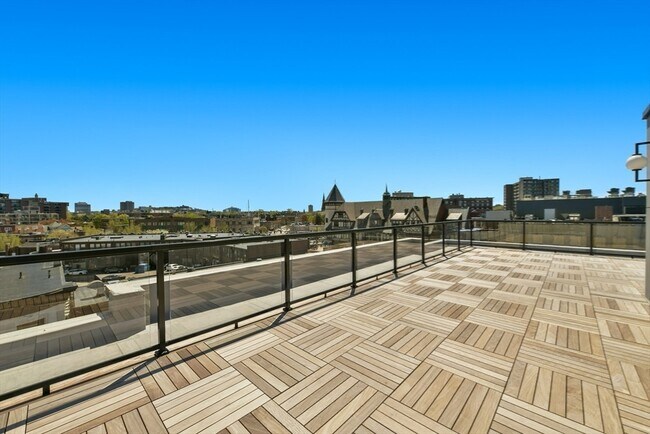 Building Photo - 14 Green St