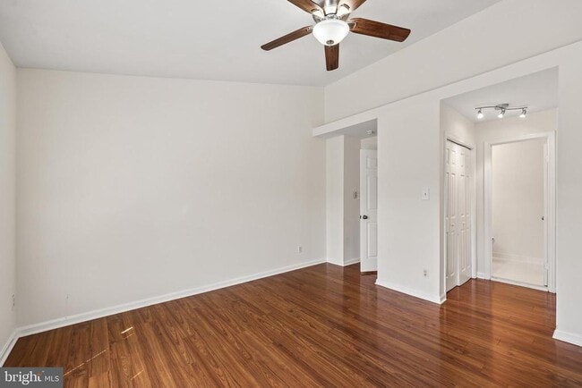 Building Photo - 4045 Chetham Wy