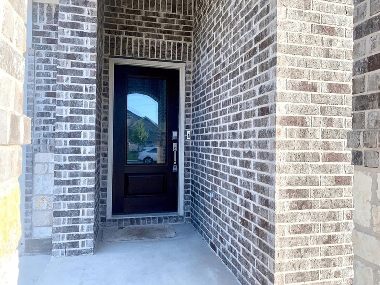 Building Photo - 1201 Sassafras Dr