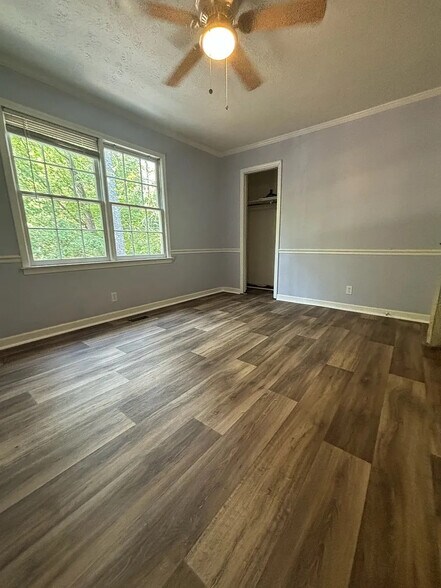 Building Photo - Room in House on Jacee Cir