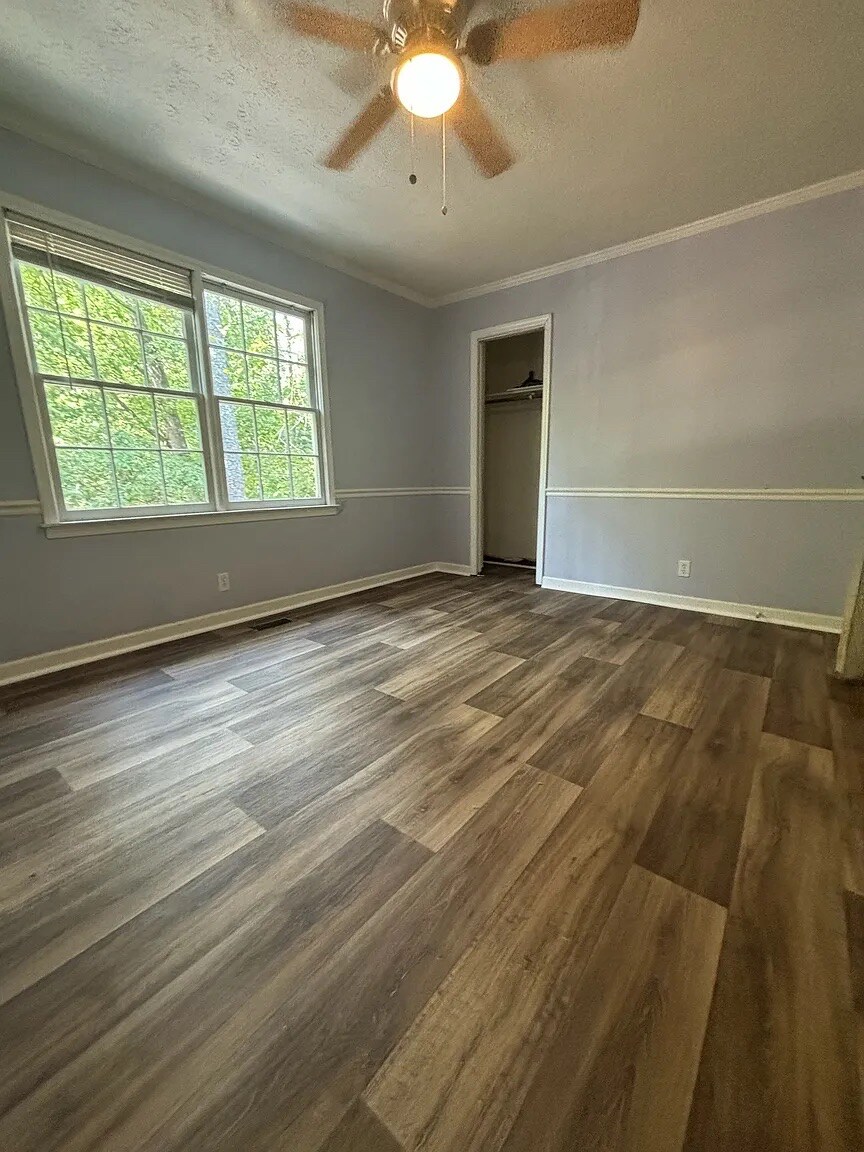 Building Photo - Room in House on Jacee Cir