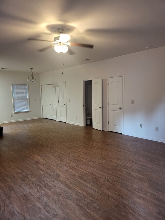 Building Photo - 45 Jacobs Ln