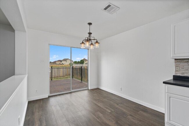 Building Photo - 410 Tower Dr