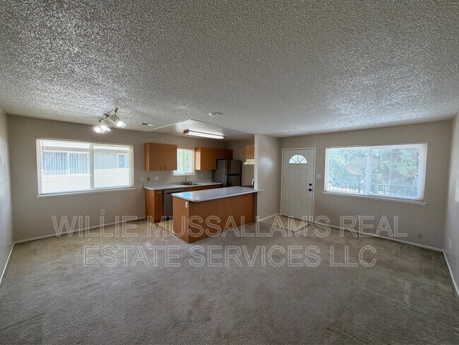 Building Photo - 2140 Palisade Ave