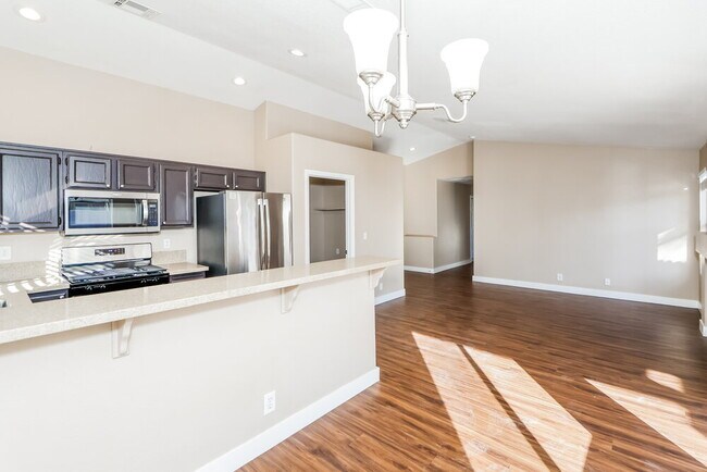 Building Photo - 925 Sunnyfield Way