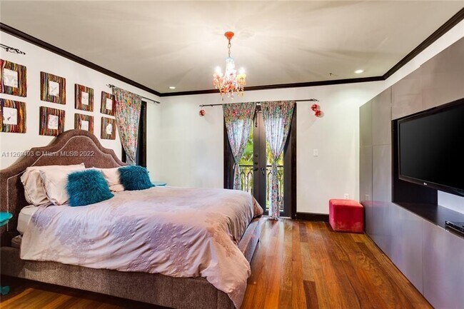 Building Photo - 3725 Sheridan Ave