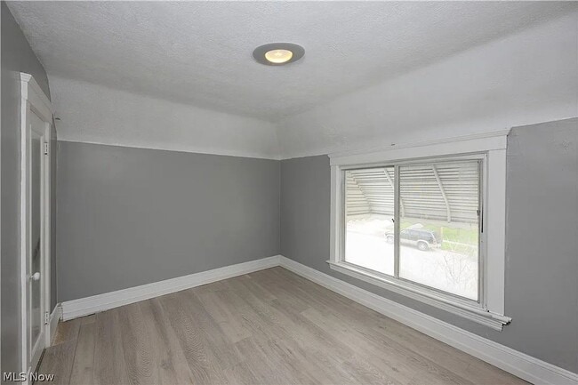 Building Photo - Comfortable & Convenient Cleveland Living
