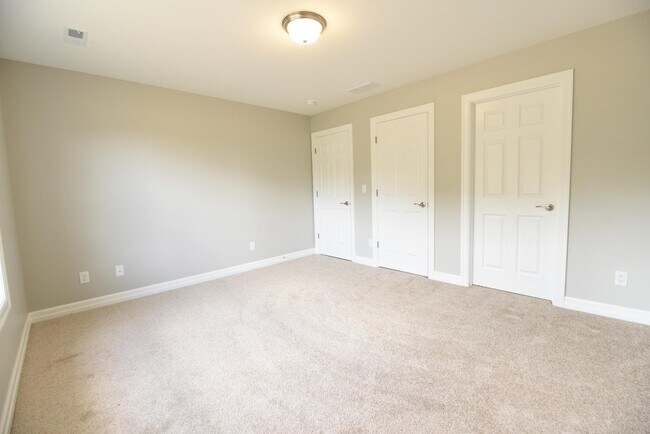Building Photo - 1750 Meadowlark Ln