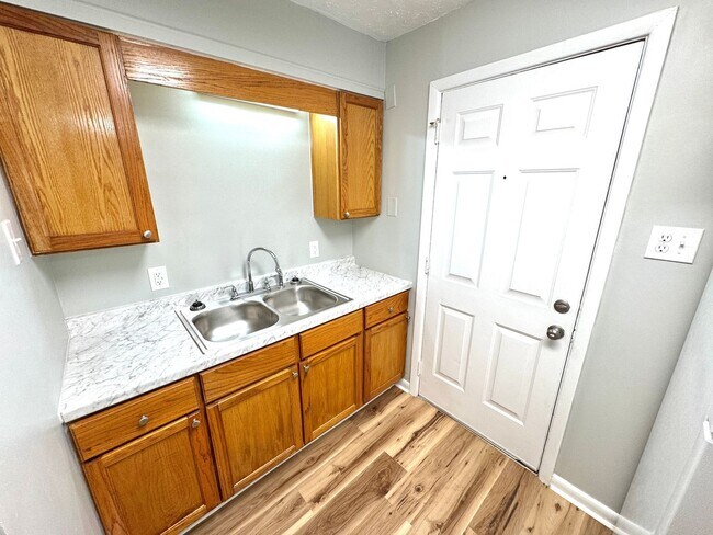 Building Photo - Statesville West - 3BR/1BA