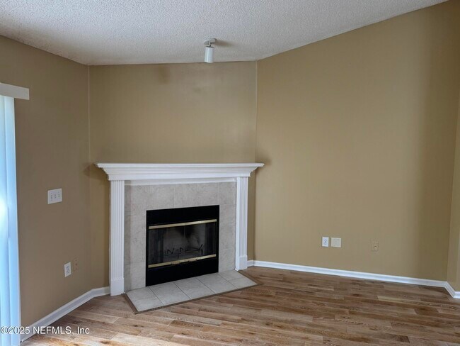 Building Photo - 1318 Yellow Jacket Ct