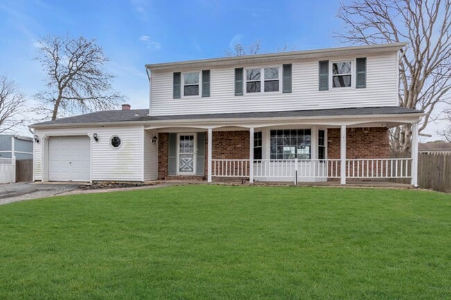 Primary Photo - Newly Renovated 4-Bedroom Home with Pool i...