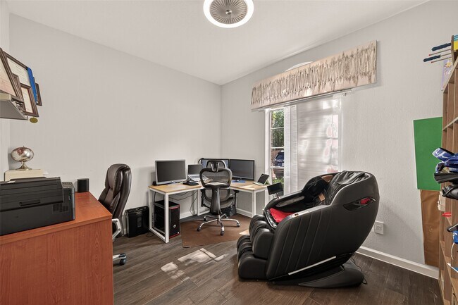 Building Photo - 6514 Kings Summit Dr