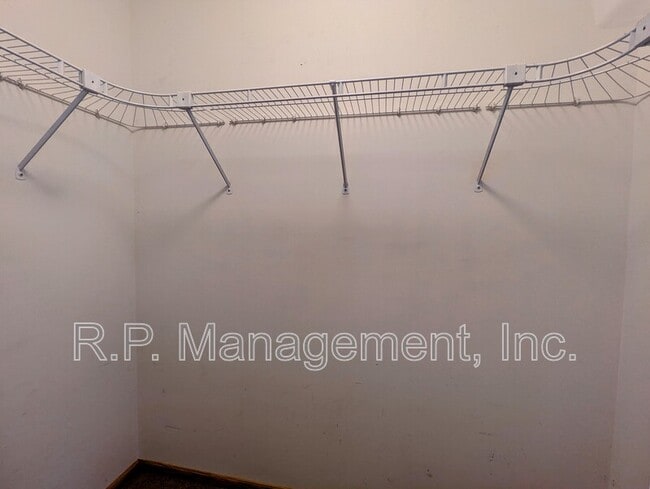 Building Photo - 1909 Bluestem Ln