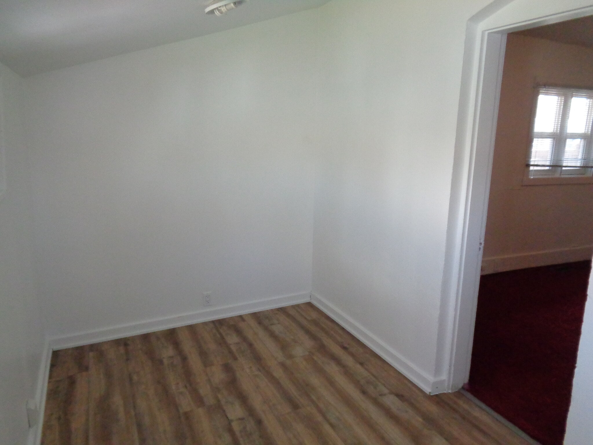 Building Photo - 403 E Emerson Ave