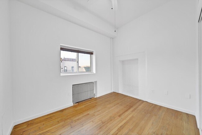 Building Photo - 316 Hudson St