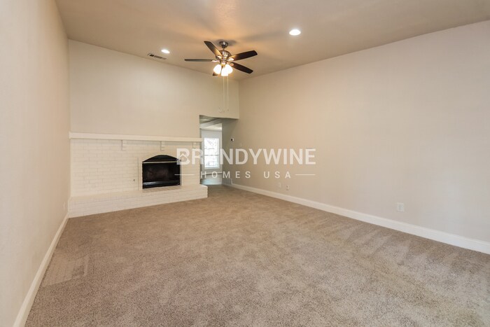 Building Photo - 1821 Whiteoak Dr
