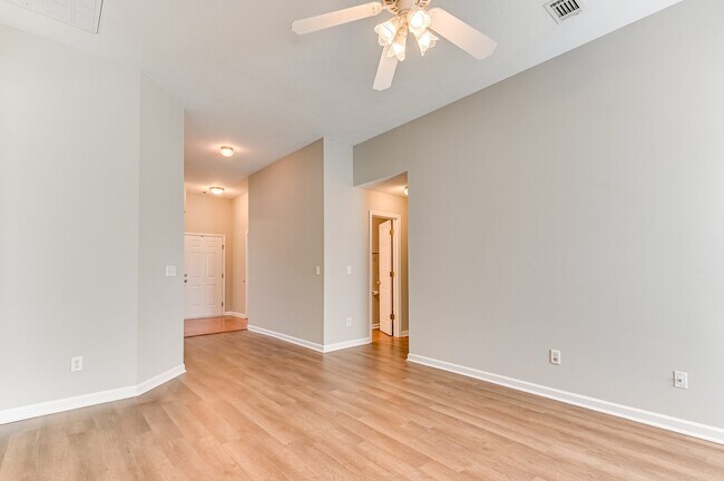 Building Photo - 536 Stirling Bridge Rd