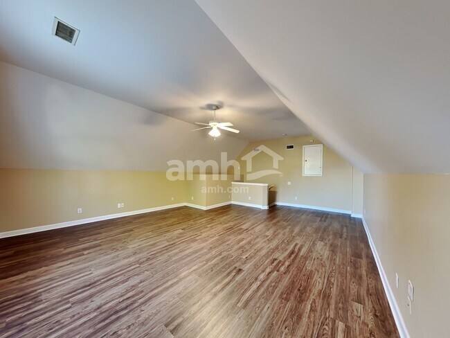 Building Photo - 7005 Count Fleet Ct
