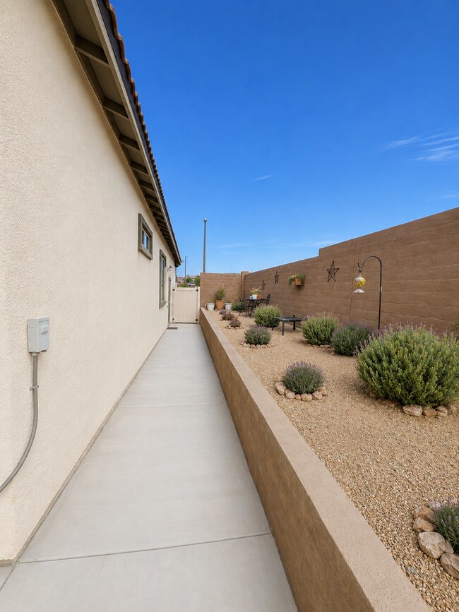 Building Photo - 23800 Saunter Wy